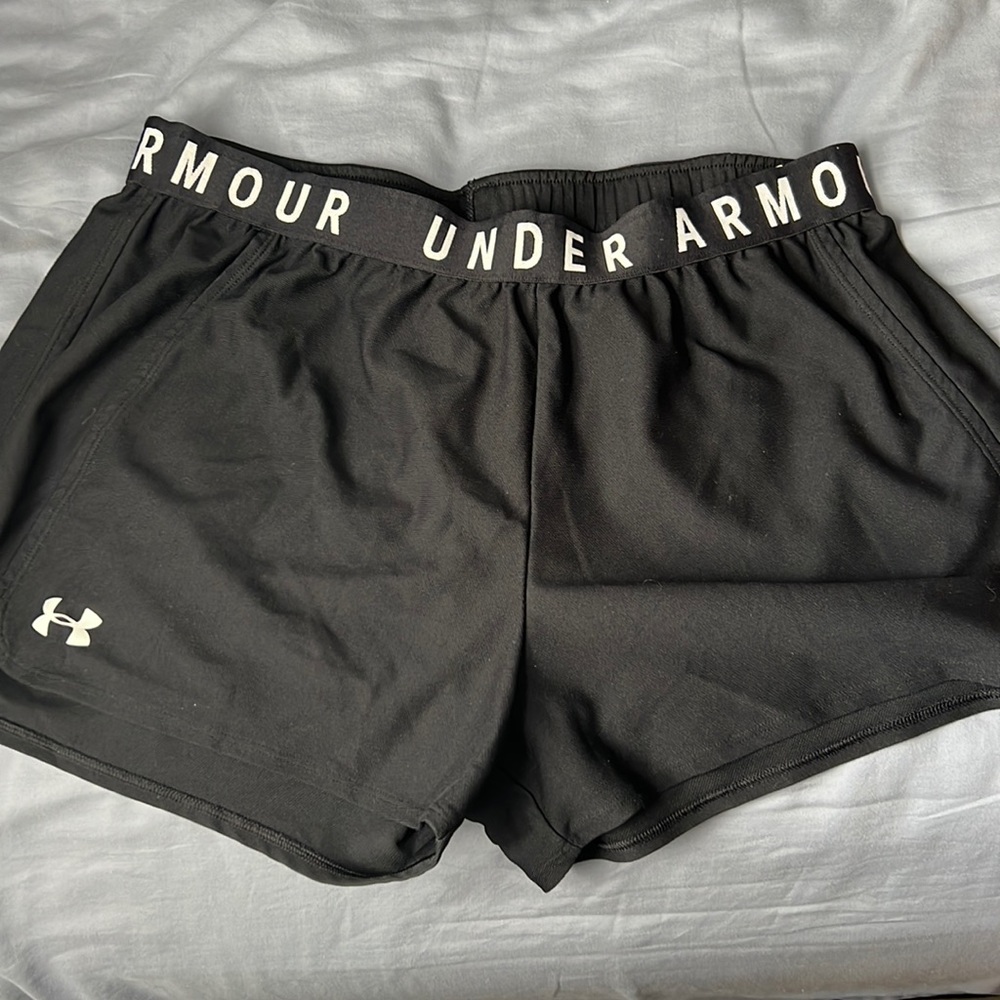 Under Armour black shorts